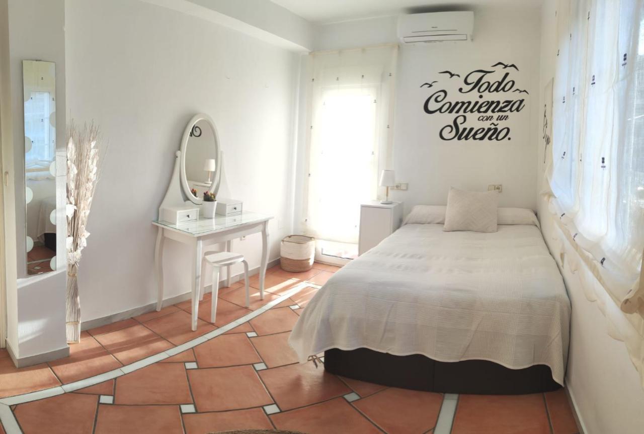 Habitaciones En Casa Centrica Con Piscina 阿尔姆尼卡 外观 照片