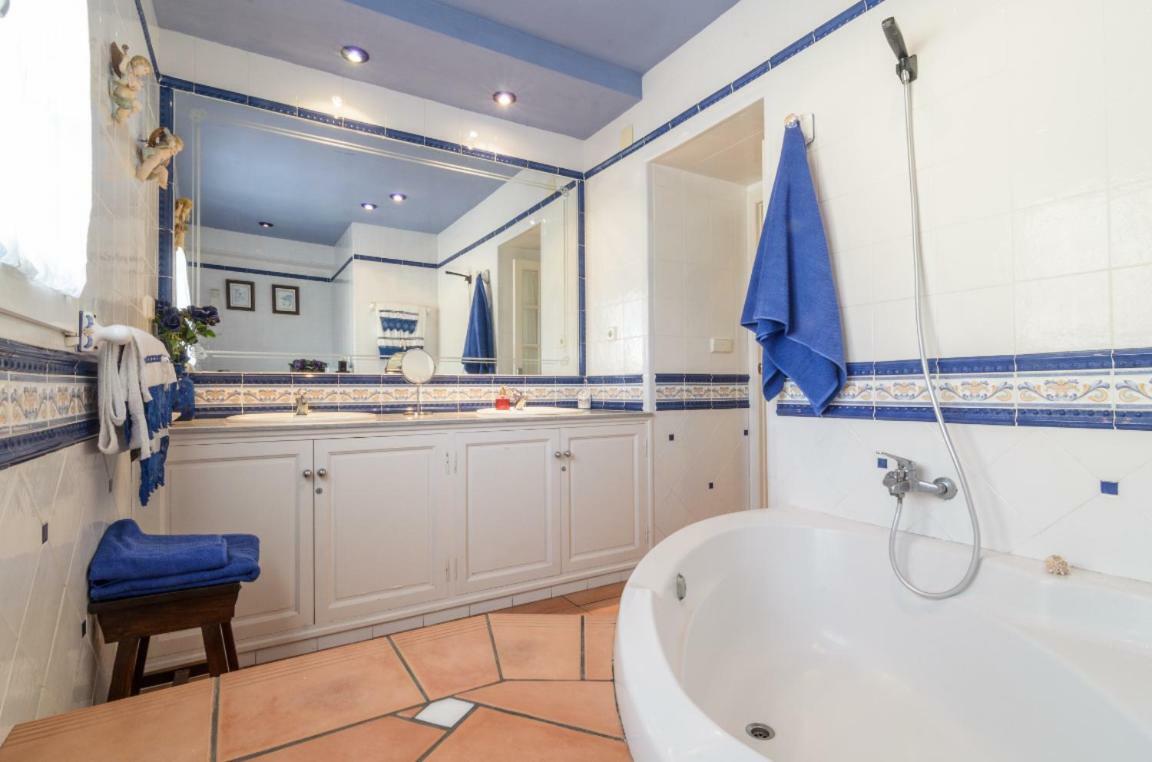 Habitaciones En Casa Centrica Con Piscina 阿尔姆尼卡 外观 照片